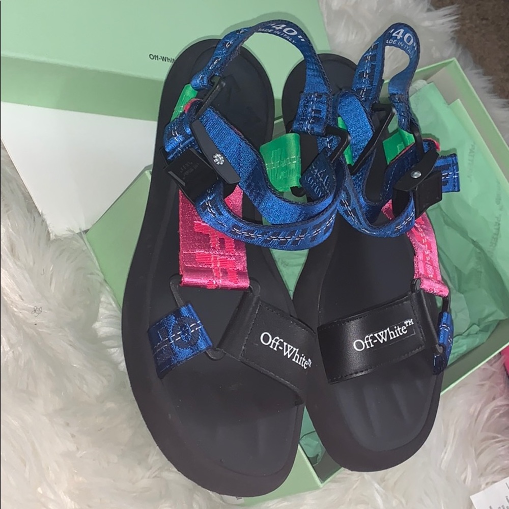 Off white flat sandals size 40